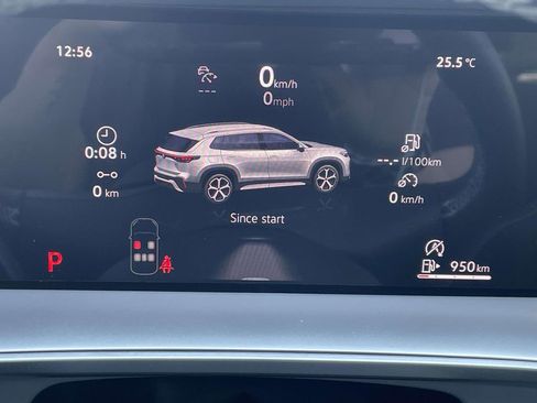 New 2026 Volkswagen Tiguan SE FWD image 18