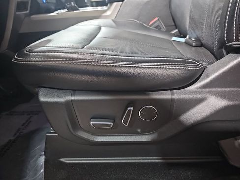 Used 2018 Ford F150 Lariat w/ Equipment Group 502A Luxury AWD/4WD image 34