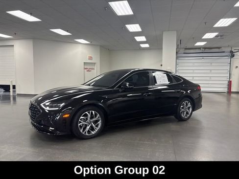 Used 2023 Hyundai Sonata SEL w/ Convenience Package FWD image 3
