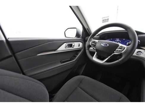 New 2025 Ford Explorer Active image 7