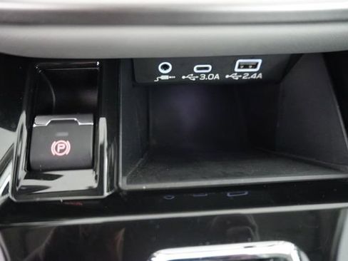 Used 2025 Subaru Outback Limited image 29