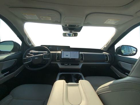 Used 2025 Ford Expedition Max Active image 14