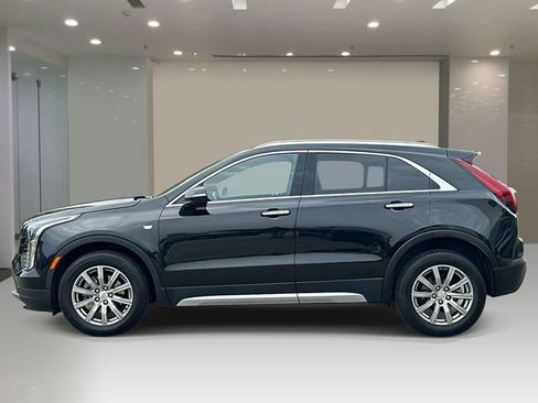 Used 2023 Cadillac XT4 Premium Luxury AWD/4WD image 2