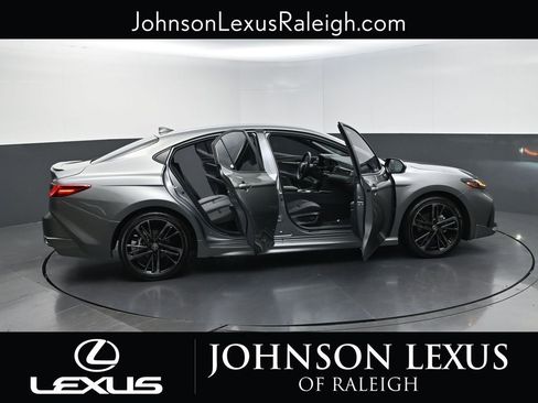 Used 2026 Toyota Camry XSE FWD image 32