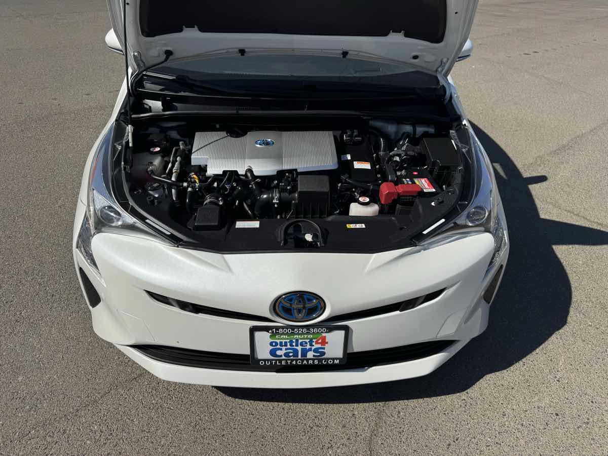 Used 2017 Toyota Prius Four w/ Advanced Technology Package FWD image 41