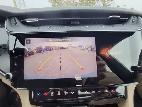 New 2026 Jeep Grand Cherokee Limited image 8