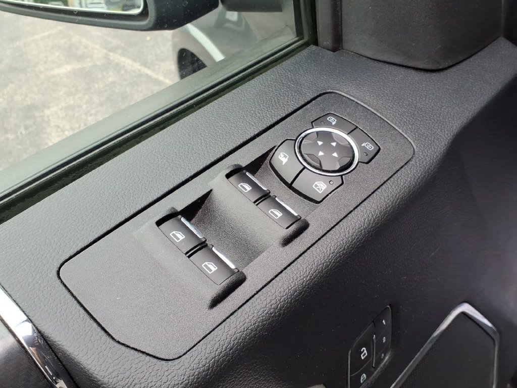 Used 2019 Ford F150 Lariat w/ Equipment Group 502A Luxury AWD/4WD image 20