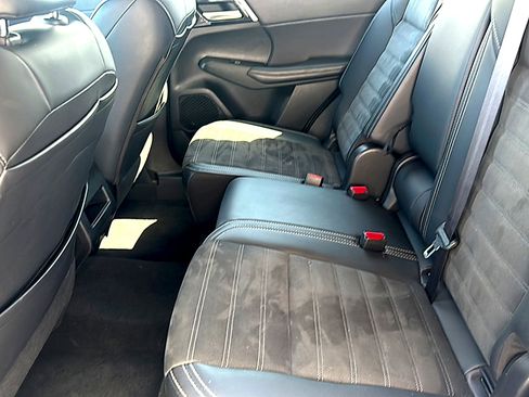 Used 2024 Mitsubishi Outlander SE FWD image 18