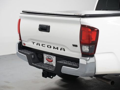 Used 2023 Toyota Tacoma SR5 RWD image 9