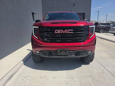 Used 2024 GMC Sierra 1500 Elevation w/ X31 Off-Road Package AWD/4WD image 2
