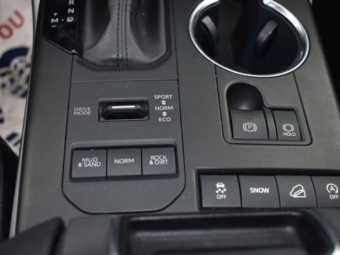 Used 2021 Toyota Highlander XLE image 13