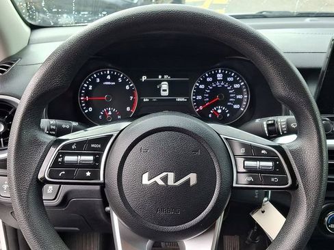 Certified 2024 Kia Forte LXS w/ LXS Technology Package image 20