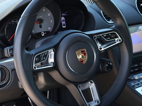 Used 2024 Porsche 718 Cayman S RWD image 20