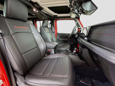 Used 2026 Jeep Wrangler Unlimited Rubicon AWD/4WD image 28