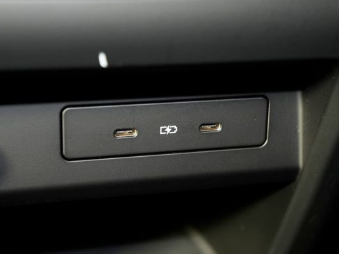 Certified 2024 Porsche Cayenne AWD/4WD image 40