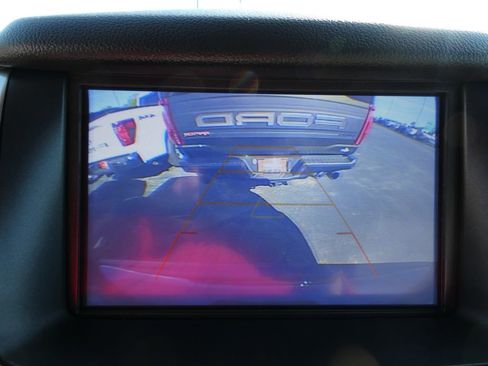 Used 2020 Chevrolet Suburban LT image 37