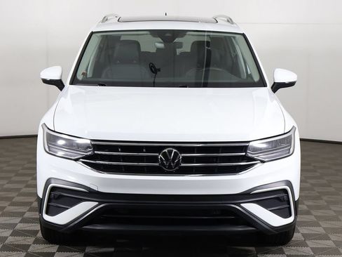 Used 2024 Volkswagen Tiguan SE FWD image 13