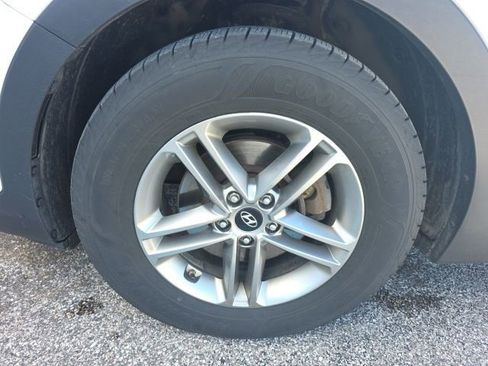 Used 2018 Hyundai Santa Fe Sport image 11