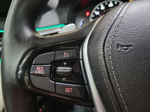 Used 2018 BMW 530i xDrive AWD/4WD image 15