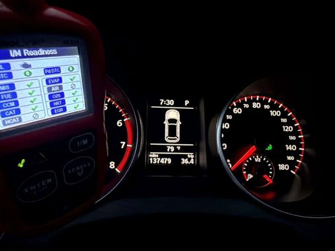 Used 2011 Volkswagen Golf 4-Door image 36