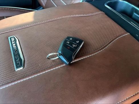 Used 2025 GMC Sierra 2500 Denali Ultimate image 33