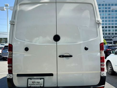 Used 2015 Mercedes-Benz Sprinter 2500 image 6