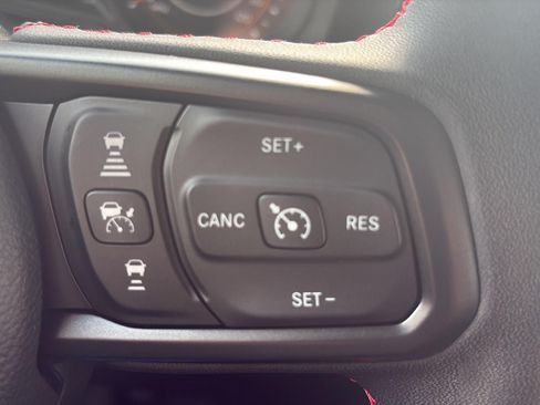 Used 2024 Jeep Gladiator Rubicon AWD/4WD image 43