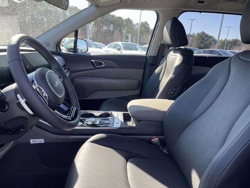 New 2026 Kia Carnival EX FWD image 3
