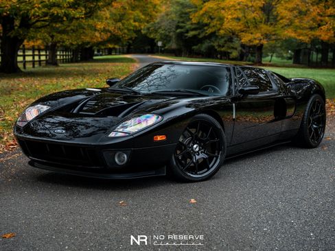 Used 2005 Ford GT RWD image 34