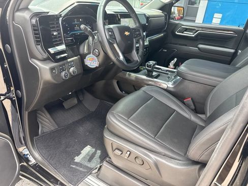 Used 2023 Chevrolet Silverado 1500 LTZ AWD/4WD image 15