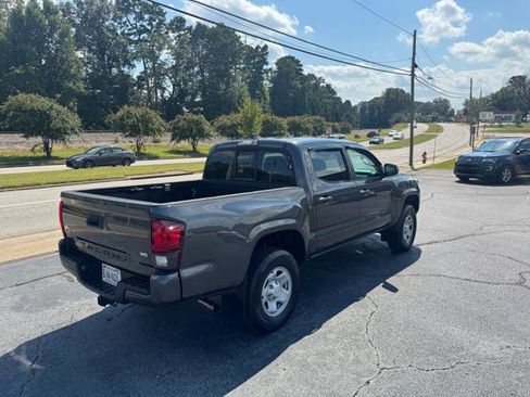 Used 2019 Toyota Tacoma SR5 image 3