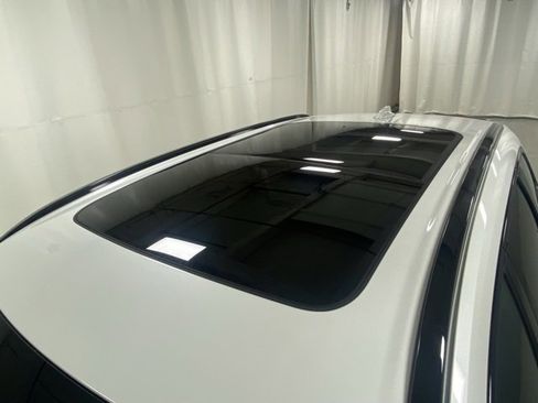 Used 2025 Volvo XC60 B5 Core image 6