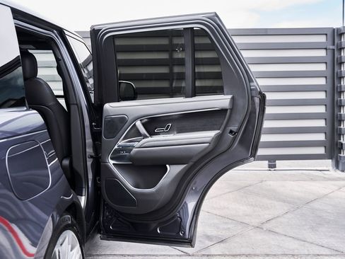 Used 2025 Land Rover Range Rover SE AWD/4WD image 23