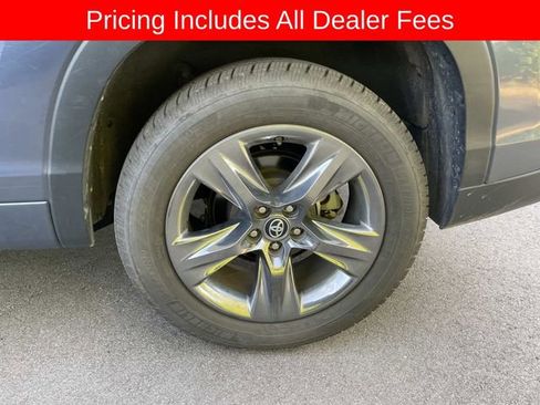 Used 2017 Toyota Highlander Limited Platinum FWD image 7