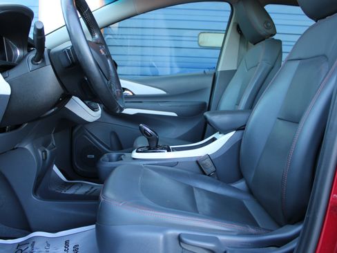 Used 2020 Chevrolet Bolt Premier w/ Infotainment Package image 15