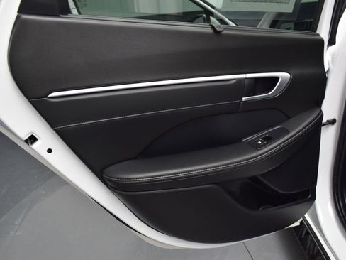 Used 2025 Hyundai Sonata Limited image 17