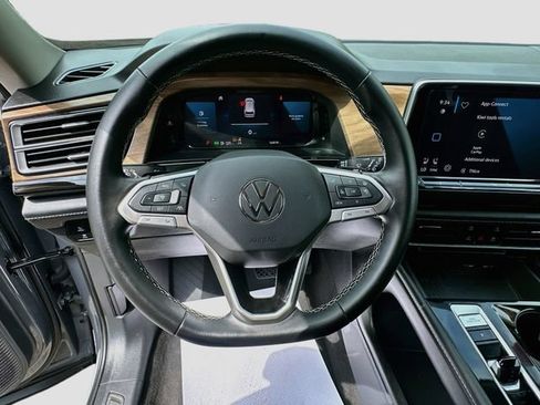 Used 2026 Volkswagen Atlas SE AWD/4WD image 12