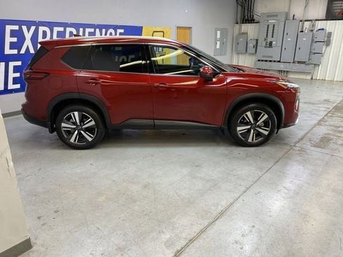 Used 2025 Nissan Rogue SL FWD image 8