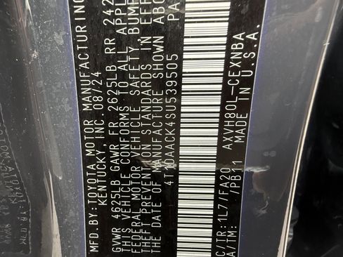 Used 2025 Toyota Camry LE image 33