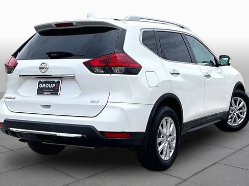 Certified 2017 Nissan Rogue SV w/ SV Premium Package FWD image 13