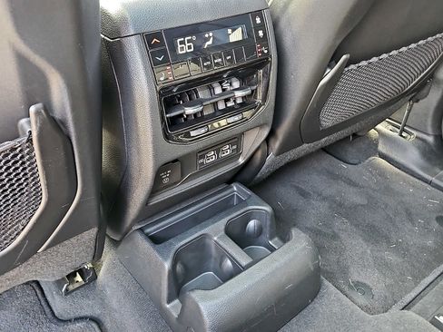 Used 2025 Jeep Grand Cherokee L Limited w/ Black Appearance Package AWD/4WD image 12