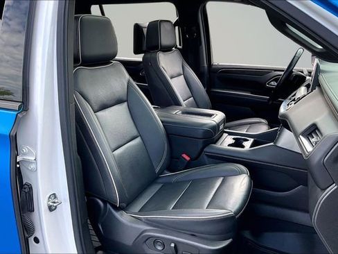 Used 2022 Chevrolet Suburban Premier image 30