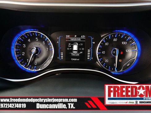 Used 2023 Chrysler Voyager LX image 20