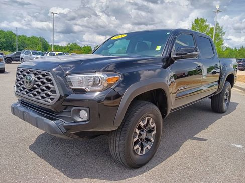 Used 2021 Toyota Tacoma TRD Off-Road AWD/4WD image 9