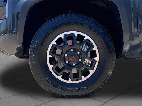 Used 2025 Toyota Tacoma TRD Off-Road AWD/4WD image 11