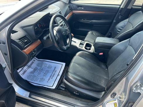 Used 2013 Subaru Outback 3.6R Limited AWD/4WD image 10