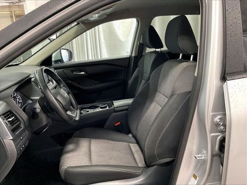 Used 2025 Nissan Rogue SV AWD/4WD image 10
