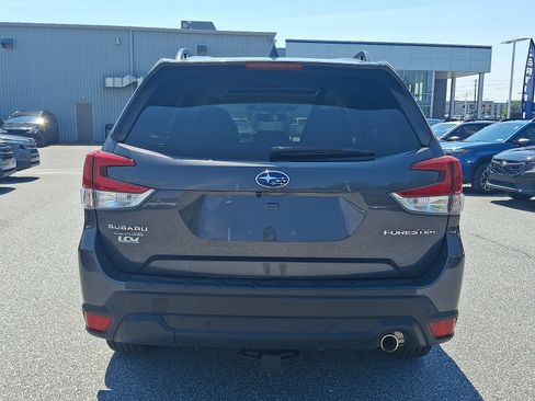 Used 2022 Subaru Forester Limited w/ Popular Package #2 AWD/4WD image 5