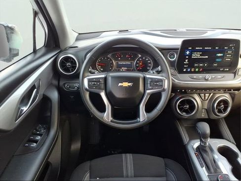 Used 2025 Chevrolet Blazer LT image 14