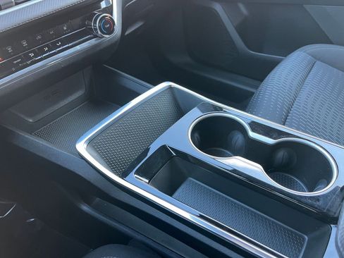 Used 2025 Chevrolet Equinox LT image 40